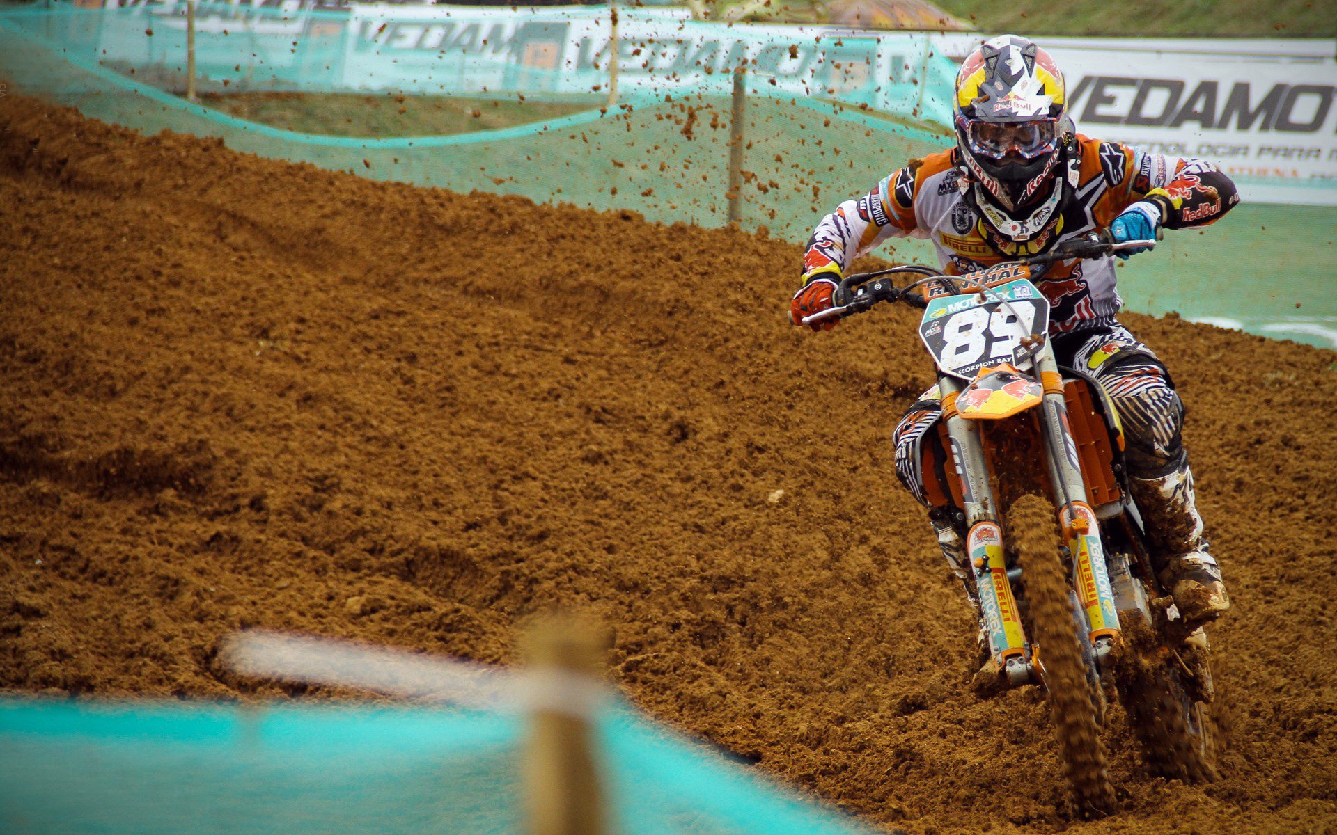 足球赛事组织更加专业